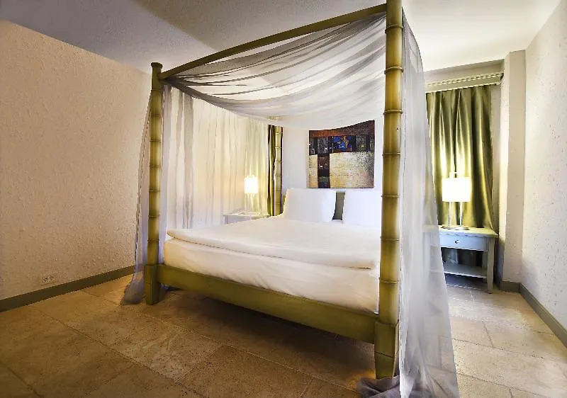 Temenos Luxury Suites Hotel & Spa أورتاكنت