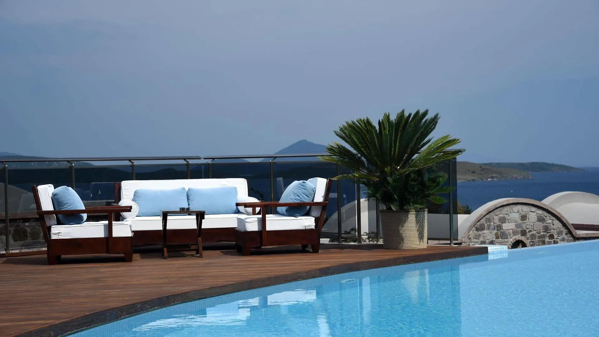 Temenos Luxury Suites Hotel & Spa أورتاكنت 4*,